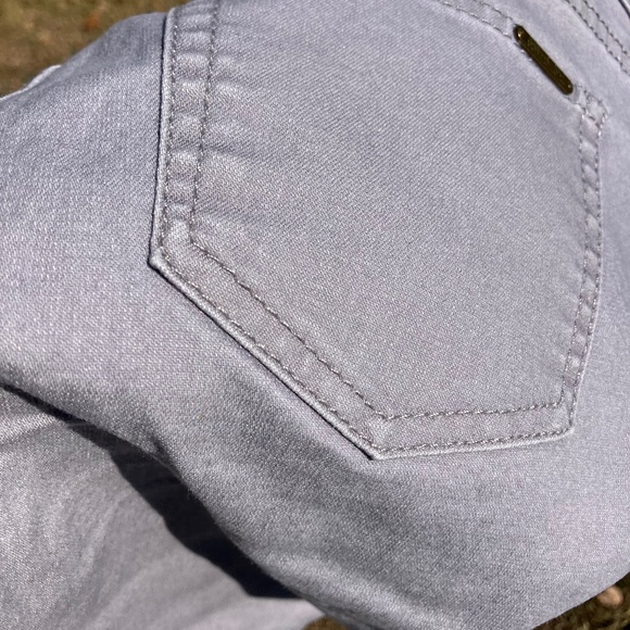 Jennifer Lopez Metallic Straight Leg Pants. Size 4P - Picture 5 of 10